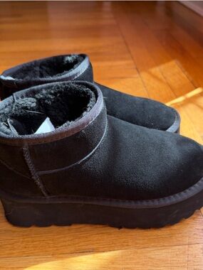 Cozy Black Shearling-Lined Ankle Booties